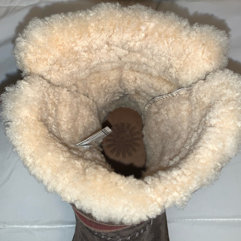 UGG Suede Boots, Leather Laces, Shearling Lined, Moccasin Style, Excellent Shape - Picture 10 of 11
